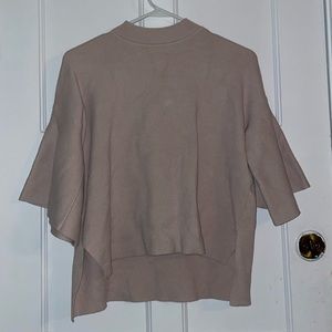 Short sleeve sweater